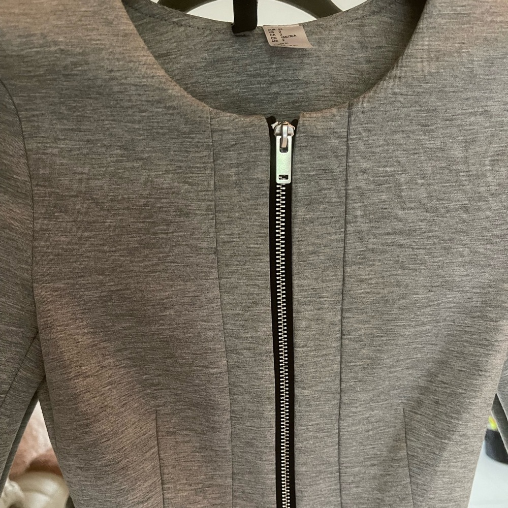 H&M Fitted Gray Jacket NWOT 2 - Picture 3 of 5